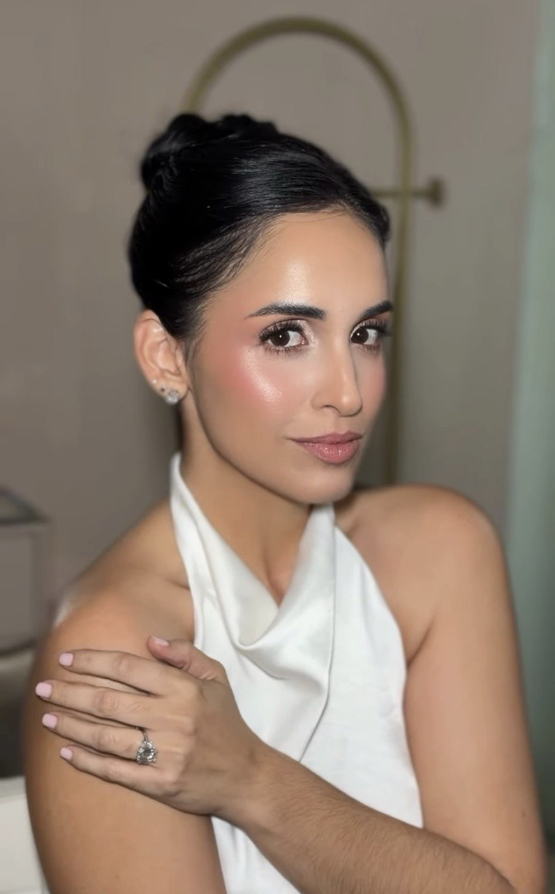 Maquillaje y peinado social Anamía